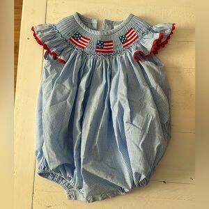 Stitchy Fish Smocked Bubble 12M 🇺🇸